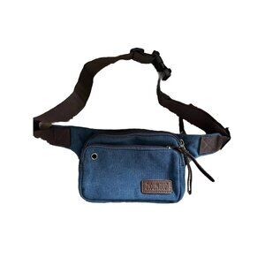 Zuolunduo fanny pack /Crossbody bag New with out tags , rare find very clean